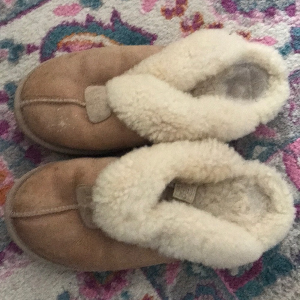 UGG slippers size 9